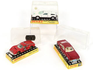 Lot 255 - DINKY TOYS (GB) (3)