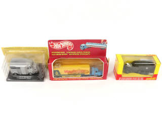 Lot 52 - DIVERS (11)