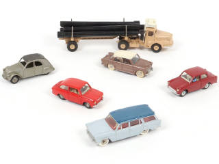 Lot 295 - DINKY TOYS (FRANCE) (6)