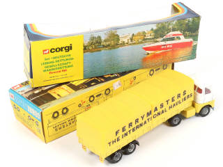 Lot 165 - CORGI TOYS (GB) (2)