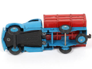 Lot 264 - DINKY TOYS (FRANCE) (1)