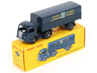 Lot 330 - DINKY TOYS (FRANCE) (1)