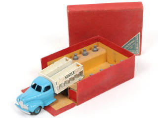 Lot 322 - DINKY TOYS (FRANCE) (1)