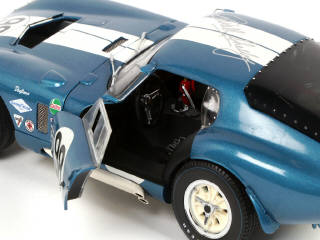 Lot 23 - EXOTO (USA) (1)