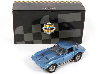 Lot 34 - EXOTO (USA) (1)