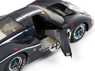 Lot 58 - EXOTO (USA) (1)