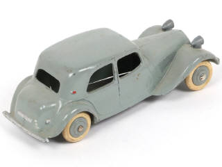 Lot 262 - DINKY TOYS (FRANCE) (1)