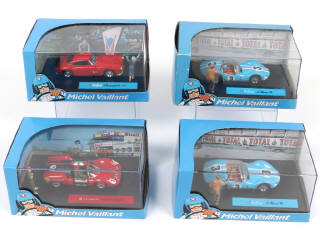 Lot 42 - DIVERS (12)