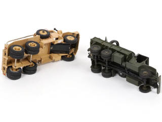 Lot 285 - DINKY TOYS (FRANCE) (2)