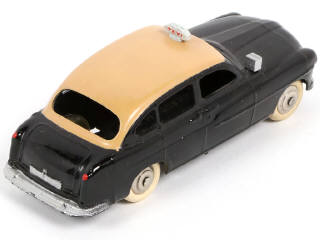 Lot 263 - DINKY TOYS (FRANCE) (1)