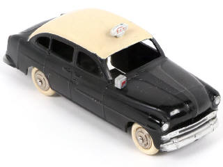 Lot 264 - DINKY TOYS (FRANCE) (1)