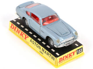 Lot 245 - DINKY TOYS (GB) (1)