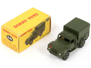 Lot 257 - DINKY TOYS (5)