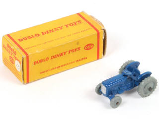 Lot 231 - DINKY TOYS (GB) (1)
