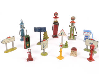 Lot 44 - DIVERS (14)