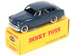 Lot 249 - DINKY TOYS (FRANCE) (1)