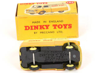Lot 217 - DINKY TOYS (GB) (1)