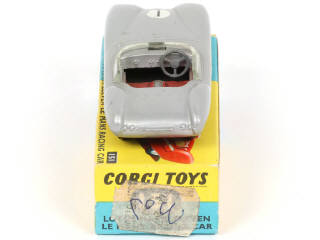 Lot 121 - CORGI TOYS (GB) (1)