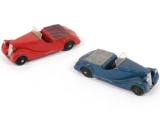 Lot 220 - DINKY TOYS (GB) (2)