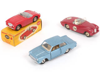 Lot 226 - DINKY TOYS (GB) (3)