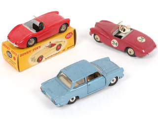 Lot 226 - DINKY TOYS (GB) (3)