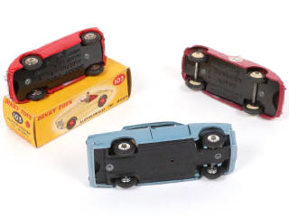 Lot 226 - DINKY TOYS (GB) (3)