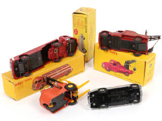 Lot 291 - DINKY TOYS (FRANCE) (4)