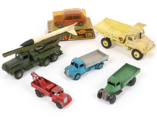 Lot 230 - DINKY TOYS (GB) (6)