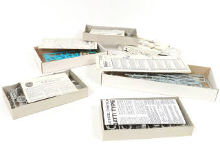 Lot 32 - DIVERS (18)