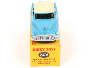 Lot 247 - DINKY TOYS (FRANCE) (1)