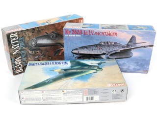 Lot 21 - DRAGON (CHINE) (3)