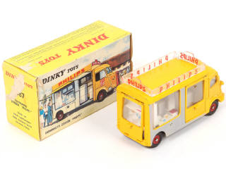 Lot 272 - DINKY TOYS (FRANCE) (1)