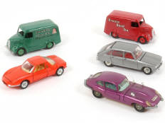 Lot 247 - DINKY TOYS (5)