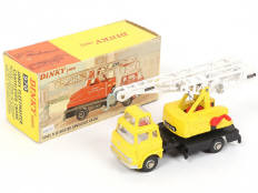 Lot 179 - DINKY TOYS (GB) (1)