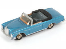 Lot 188 - DINKY TOYS (FRANCE) (1)