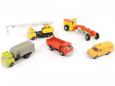 Lot 130 - DINKY TOYS (GB) (5)
