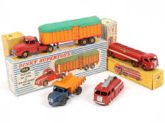 Lot 263 - DINKY TOYS (FRANCE) (4)