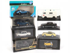 Lot 342 - DIVERS (8)