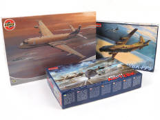 Lot 355 - DIVERS (3)