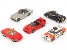 Lot 328 - DIVERS (5)