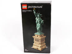 Lot 35 - LEGO (DANEMARK) (1)