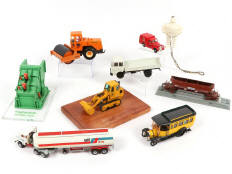 Lot 332 - DIVERS (9)