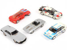 Lot 317 - DIVERS (5)