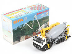 Lot 210 - DIVERS (1)