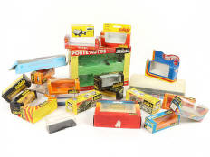 Lot 317 - DIVERS (30)