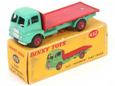 Lot 105 - DINKY TOYS (GB) (1)
