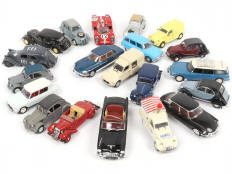 Lot 131 - DIVERS (20)