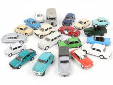 Lot 139 - DIVERS (20)