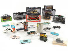 Lot 266 - DIVERS (35)