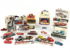 Lot 273 - DIVERS (30)